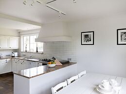 Luxury Villa in Sint-Idesbald with Hot Tub