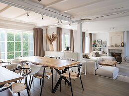 Luxury Villa in Sint-Idesbald with Hot Tub