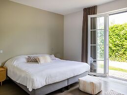 Luxury Villa in Sint-Idesbald with Hot Tub