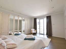 Luxury Villa in Sint-Idesbald with Hot Tub