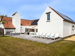 Luxury Villa in Sint-Idesbald with Hot Tub
