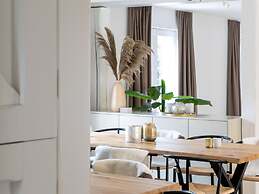 Luxury Villa in Sint-Idesbald with Hot Tub