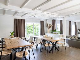 Luxury Villa in Sint-Idesbald with Hot Tub