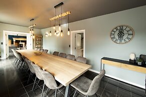 Luxury Villa With an Incredible Private Pool, Close to Maastricht and 