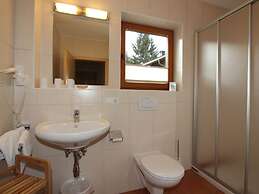 Spacious Apartment in Uderns near Ski Area
