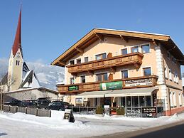 Spacious Apartment in Uderns near Ski Area