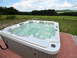 Lush Home in Konstantinovy Lazne With Bubble Bath