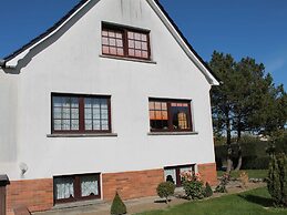 Moderne Ferienwohnung in Kuehlungsborn im Gruenen