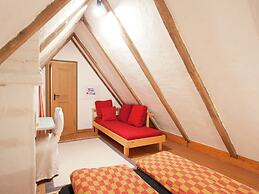 Cosy Holiday Home With Gazebo