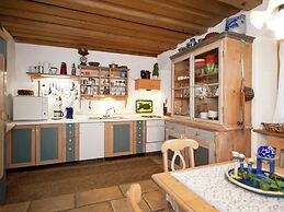Cosy Holiday Home With Gazebo