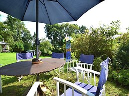 Cosy Holiday Home With Gazebo