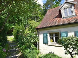 Cosy Holiday Home With Gazebo