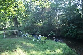 Family Escape With Garden