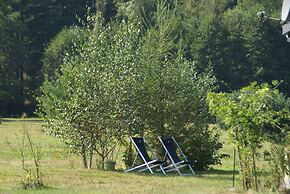 Family Escape With Garden