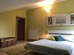 Modern Holiday Home in Pescia Tuscany