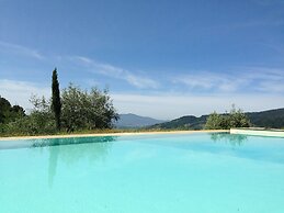 Modern Holiday Home in Pescia Tuscany
