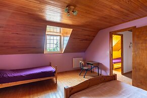 Modern Holiday Home in Plouhinec