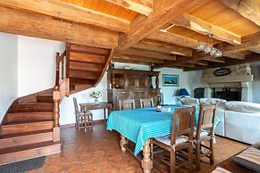 Modern Holiday Home in Plouhinec