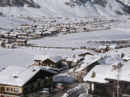 Apartment 1 in Baita Near the Ski Lifts