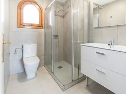 Luxurious Villa St Pere Pescador With Swimming Pool