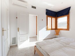 Luxurious Villa St Pere Pescador With Swimming Pool