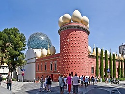 Luxurious Villa St Pere Pescador With Swimming Pool