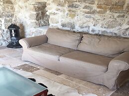 Villa in Ampus With Panoramic Views & Pool