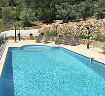 Villa in Ampus With Panoramic Views & Pool