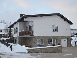 Quiet Apartment Along a Stream in Halenfeld
