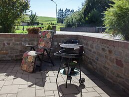 Quiet Apartment Along a Stream in Halenfeld