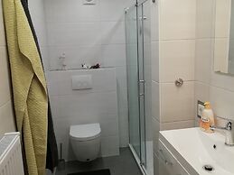 Quiet Apartment Along a Stream in Halenfeld