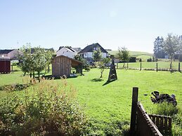 Quiet Apartment Along a Stream in Halenfeld