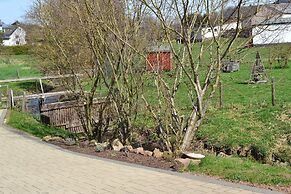 Quiet Apartment Along a Stream in Halenfeld
