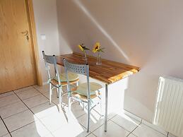 Quiet Apartment Along a Stream in Halenfeld