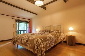 Spacious Farmhouse With Pool