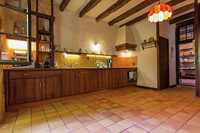 Spacious Farmhouse With Pool