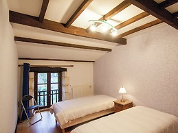 Spacious Farmhouse With Pool