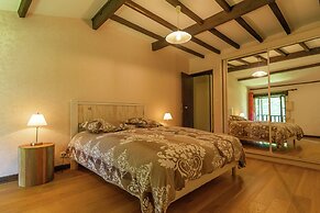 Spacious Farmhouse With Pool