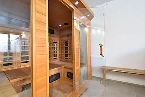 Villa With Spa & Pool