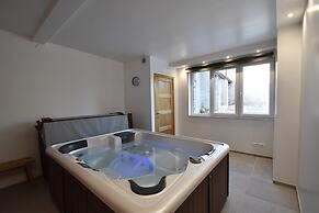 Villa With Spa & Pool