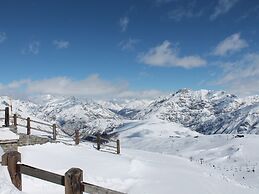 Apartment 2 in Baita Near the Ski Lifts