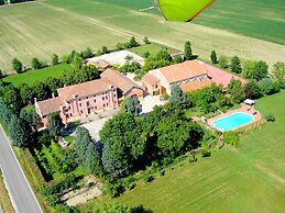 Apartment in Pontecchio With Pool & Tennis