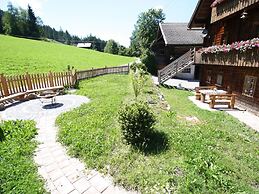 Sprawling Mansion near Ski Area in Salzburg