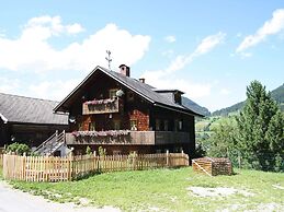 Sprawling Mansion near Ski Area in Salzburg