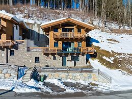 Chalet in Muehlbach am Hochkoenig With Sauna