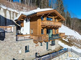 Chalet in Muehlbach am Hochkoenig With Sauna