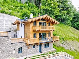 Chalet in Muehlbach am Hochkoenig With Sauna