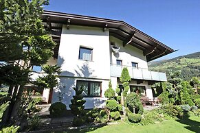 Apartment in Aschau im Zillertal With Balcony