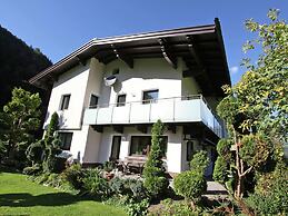 Apartment in Aschau im Zillertal With Balcony