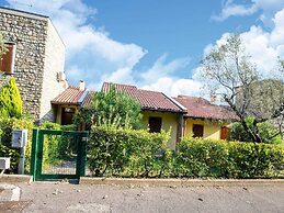 Belvilla by OYO Casa Monaga